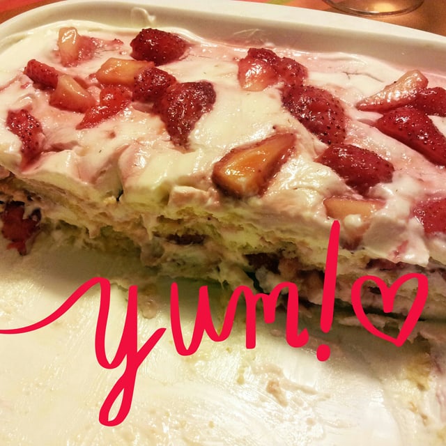 Tiramisu-light-alle-fragole-robiola-yogurt-greco