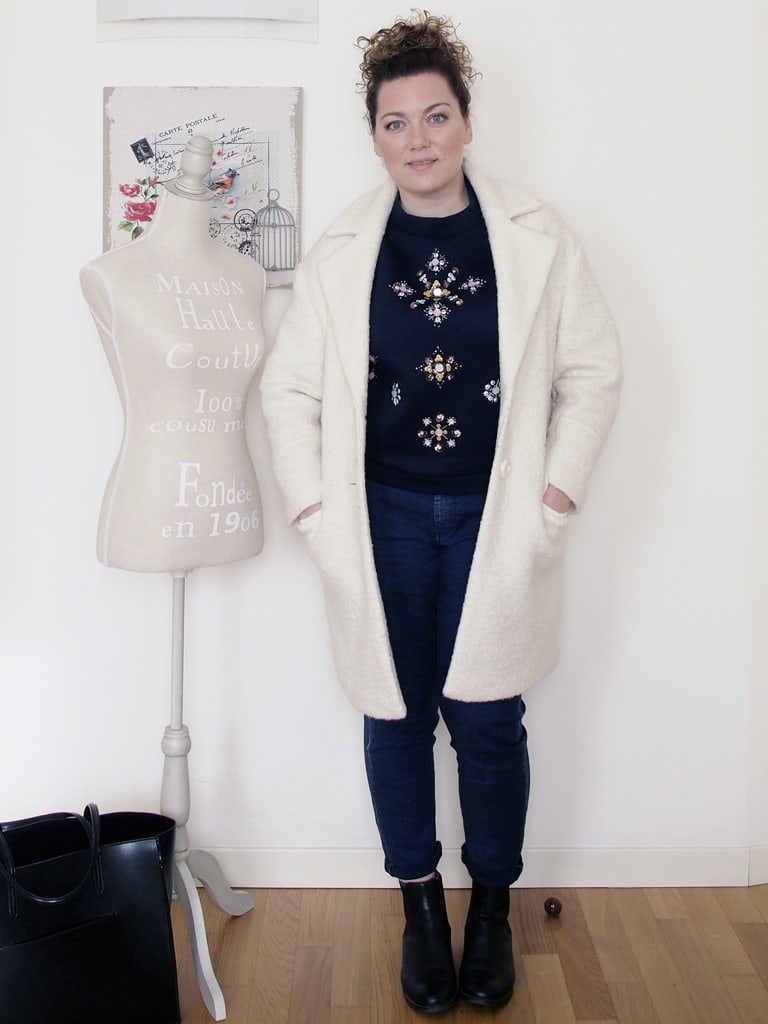 outfit-curvy-maglia-scuba-ricamata-H&M-cappotto-bianco-Pimkie-2