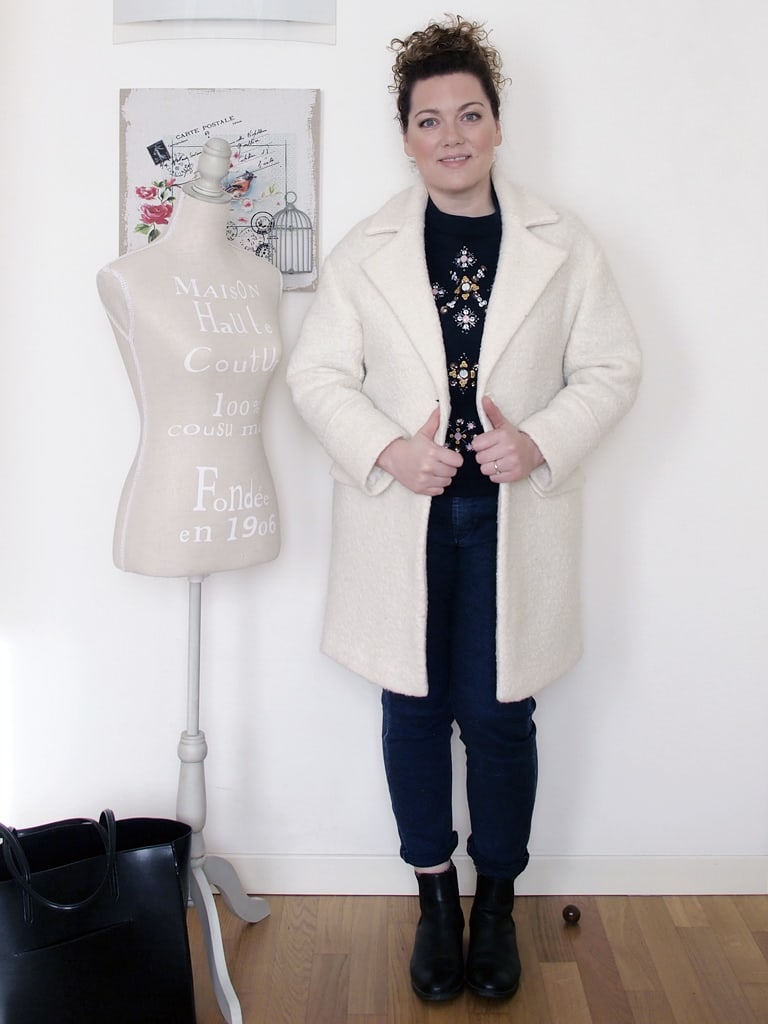 outfit-curvy-maglia-scuba-ricamata-H&M-cappotto-bianco-Pimkie-5