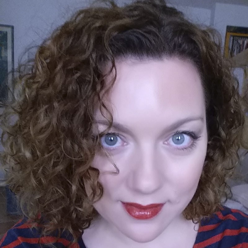 come curare-capelli-ricci-MashUp-Haircare_Rake-and-Shake-2b