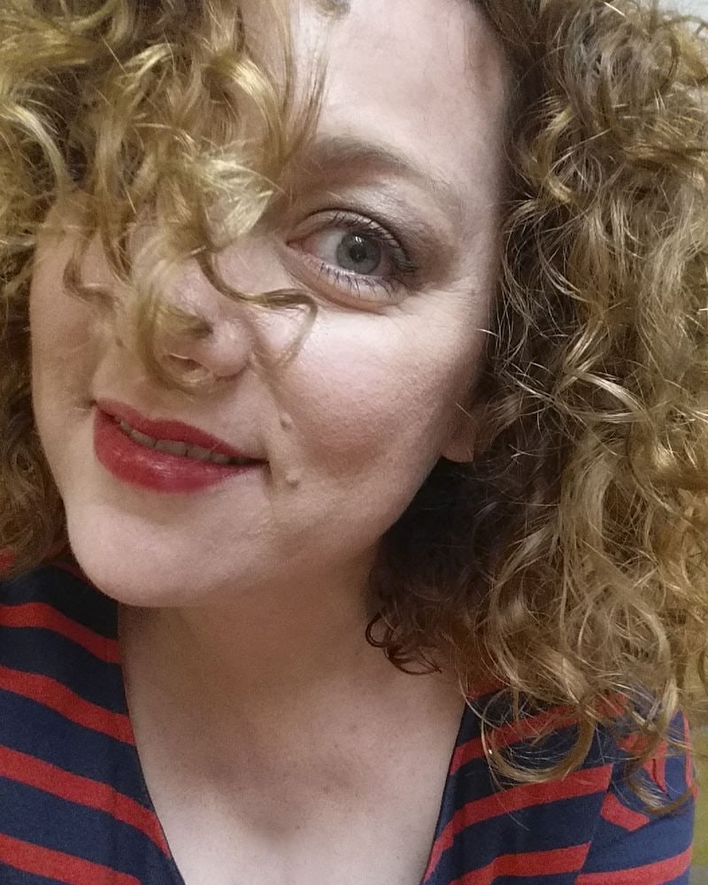 come curare-capelli-ricci-MashUp-Haircare_Rake-and-Shake-7