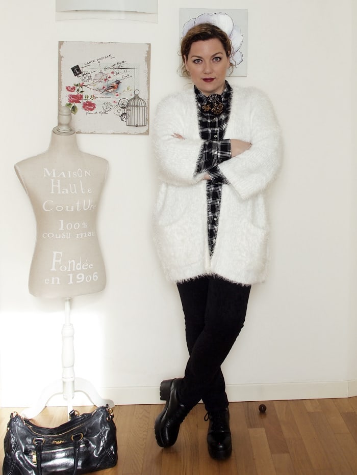 VerdementaBlog-outfit-curvy-bianco-e-nero-cardigan peloso-1