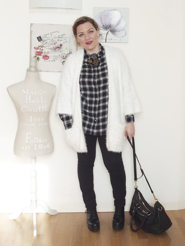 VerdementaBlog-outfit-curvy-bianco-e-nero-cardigan peloso-2