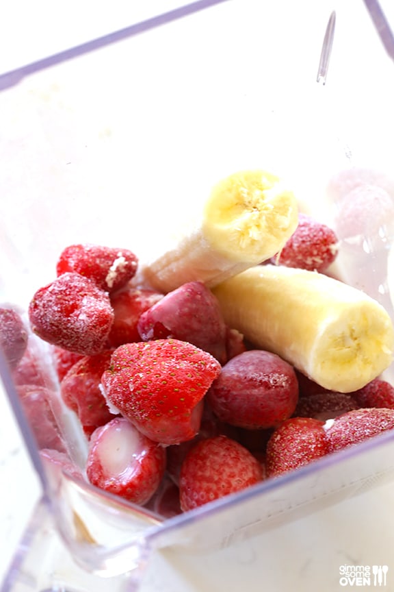 Strawberry-Banana-Smoothie-6
