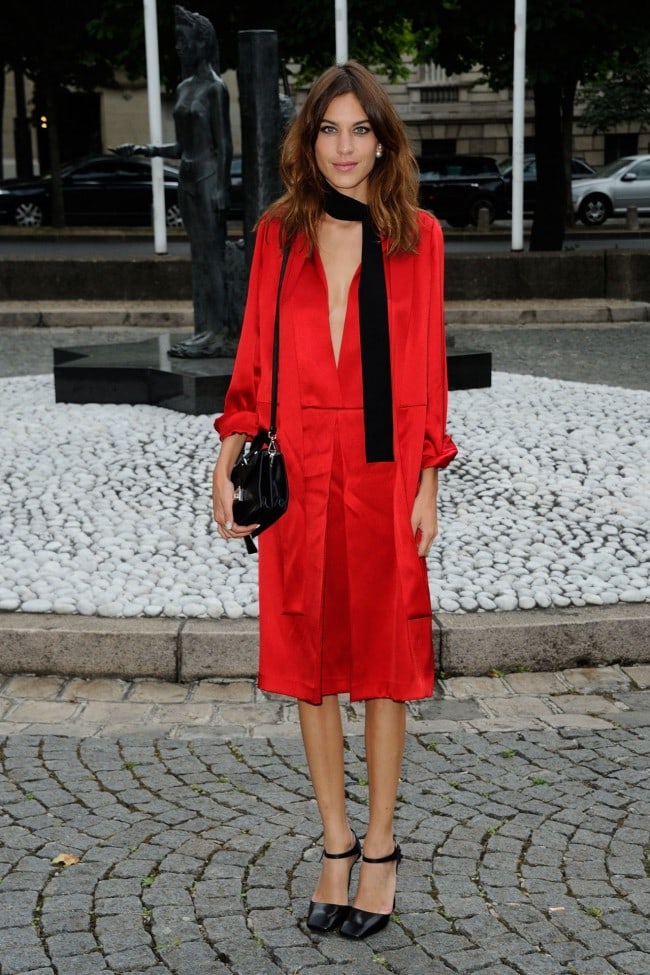 il ritorno dello strangolino o sciarpa sottile o skinny scarf trend