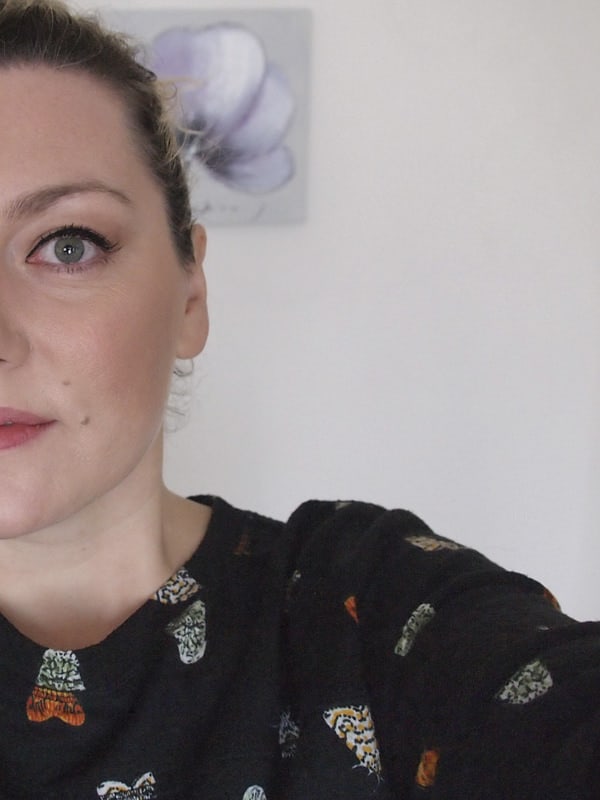 outfit curvy taglia 46 con gonna longuette a ruota in pelle