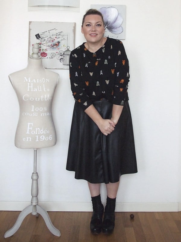 outfit curvy taglia 46 con gonna longuette a ruota in pelle