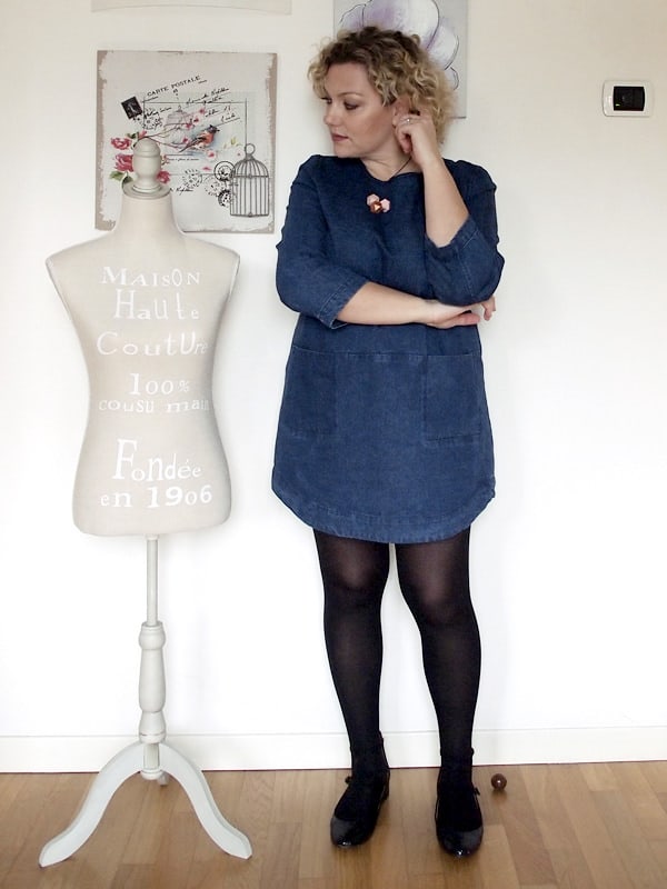 outfit-curvy-taglia-46-con-abito-corto-denim-e-cappotto-teddy-bear-04