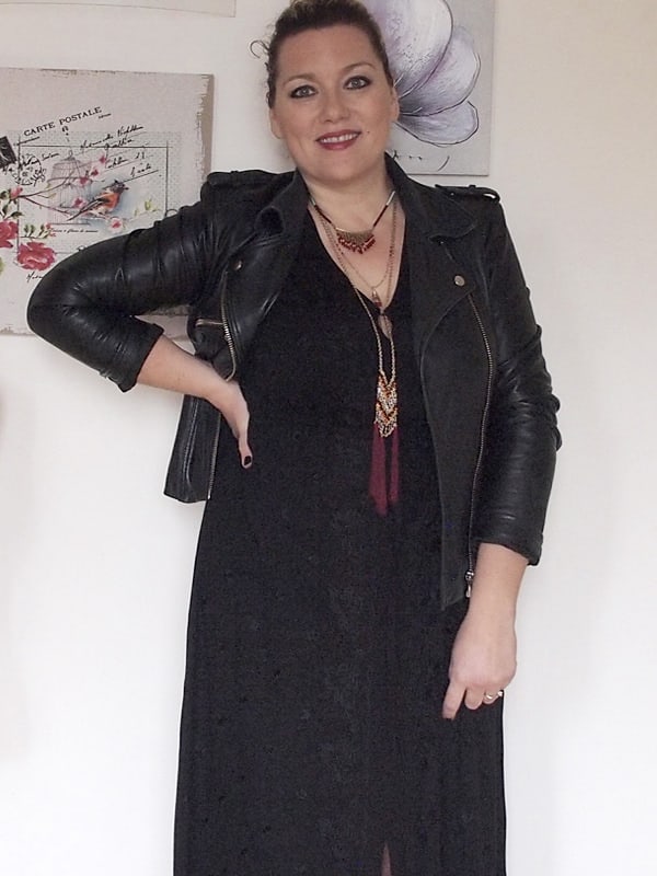 outfit curvy con abito nero lungo in stile boho di OVS Curvyglam
