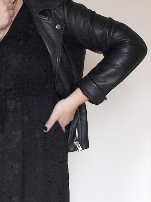 outfit curvy con abito nero lungo in stile boho di OVS Curvyglam