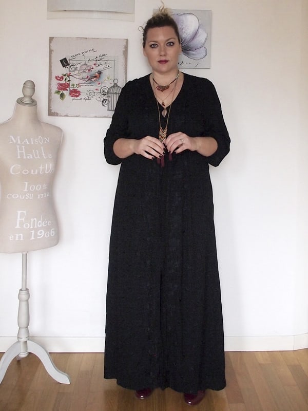 outfit curvy con abito nero lungo in stile boho di OVS Curvyglam