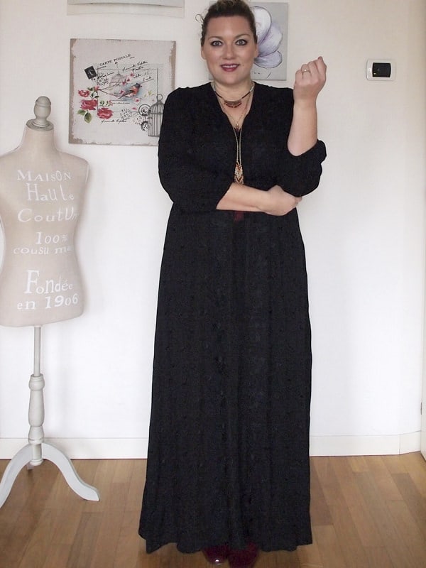 outfit curvy con abito nero lungo in stile boho di OVS Curvyglam