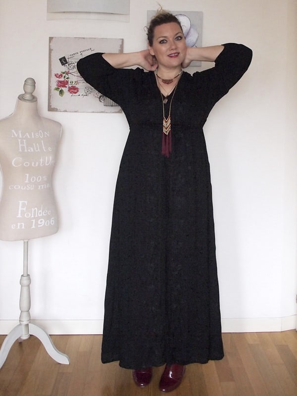 outfit curvy con abito nero lungo in stile boho di OVS Curvyglam