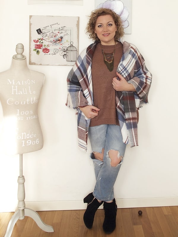 outfit curvy casual-country con collana boho tribale di Happiness Boutique