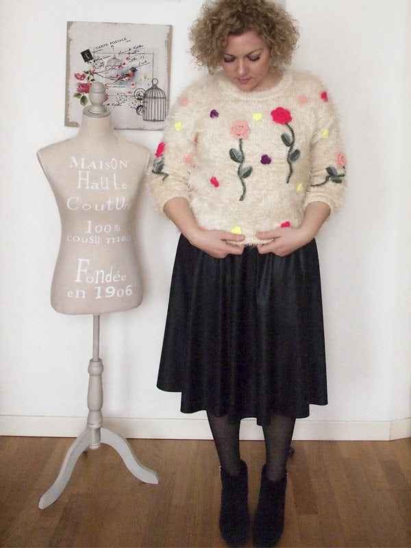 outfit-curvy-taglia46-gonna-pelle-maglione-ricamato-01