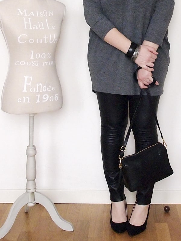 outfit curvy con pantaloni in pelle -10