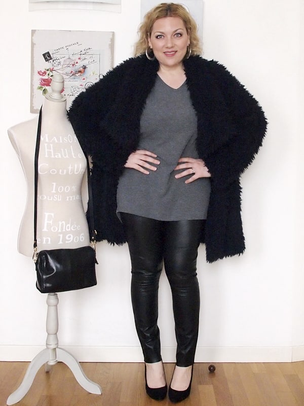 outfit curvy con pantaloni in pelle -12