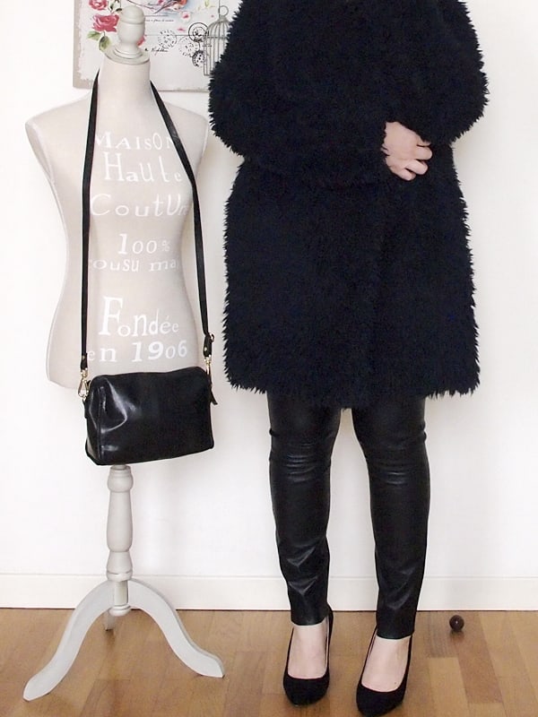 outfit curvy con pantaloni in pelle -13