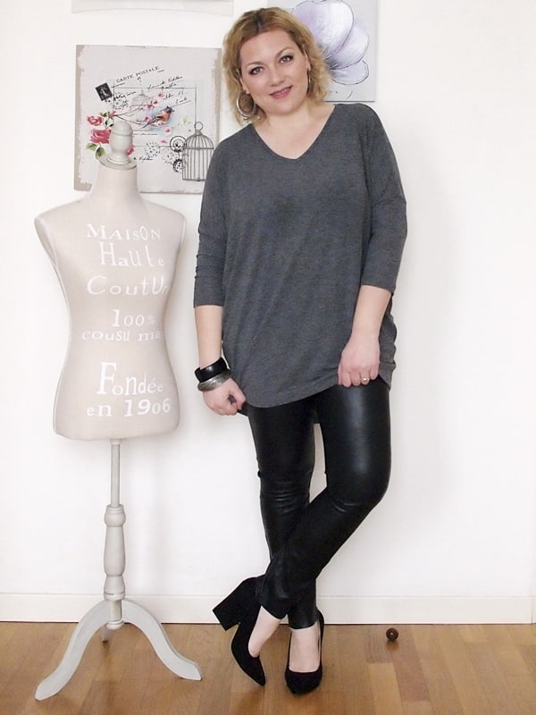 outfit curvy con pantaloni in pelle -4