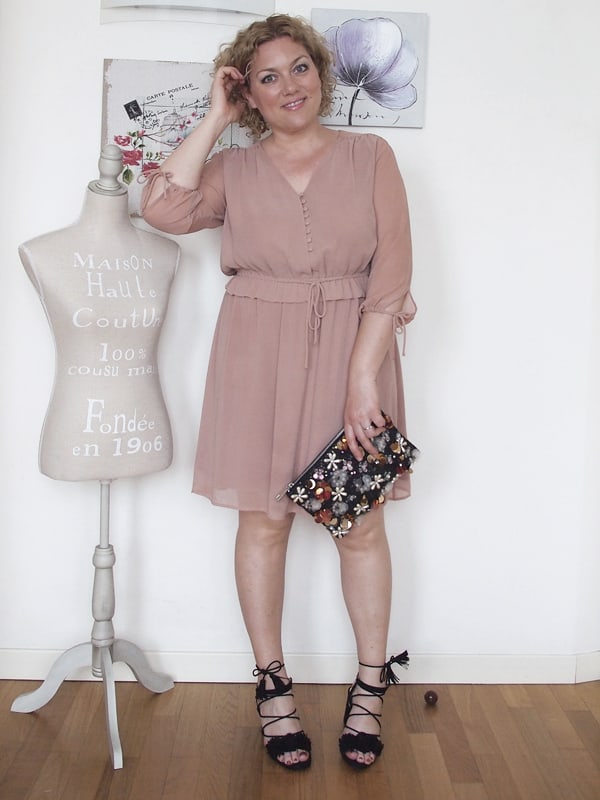 outfit-curvy-abito-rosa_04