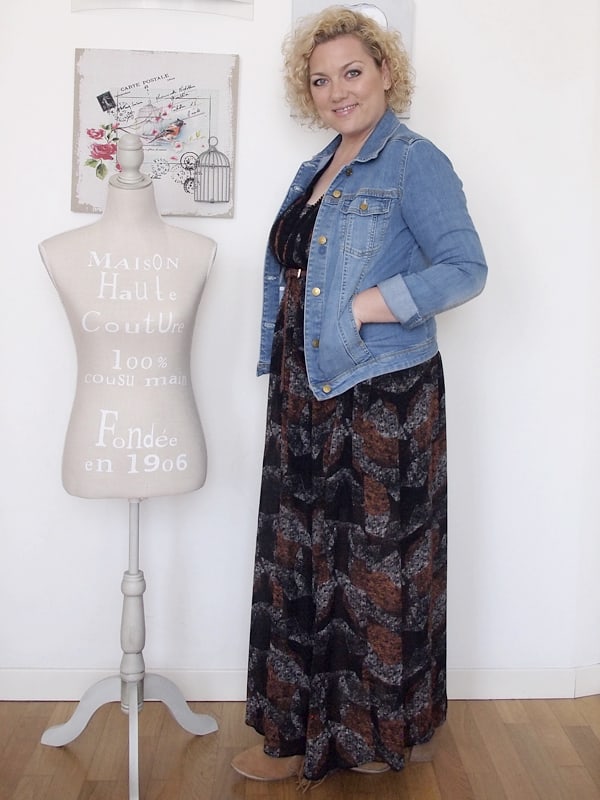 outfit curvy stile country con spalle scoperte 11
