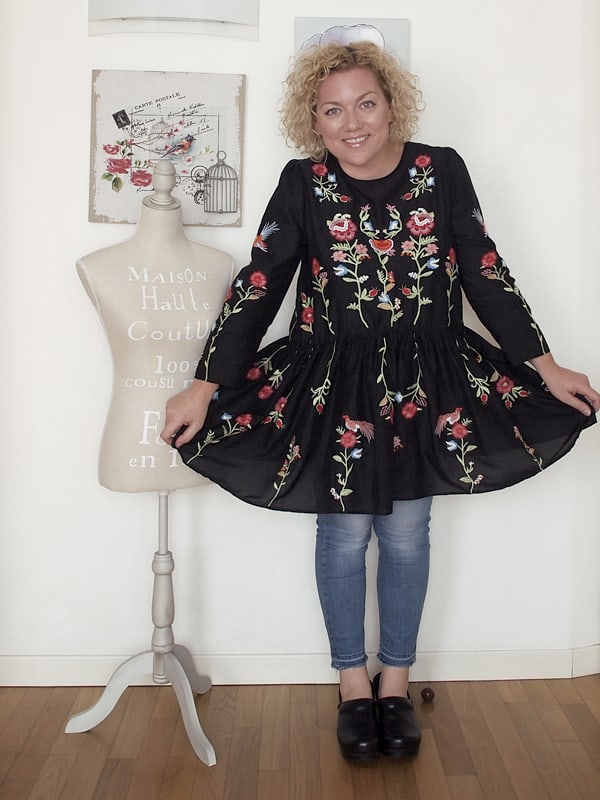 Tendenze moda autunno inverno 2016: ricami folk. Proposta di outfit curvy.