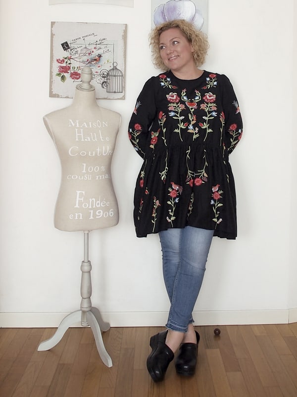 Tendenze moda autunno inverno 2016: ricami folk. Proposta di outfit curvy.
