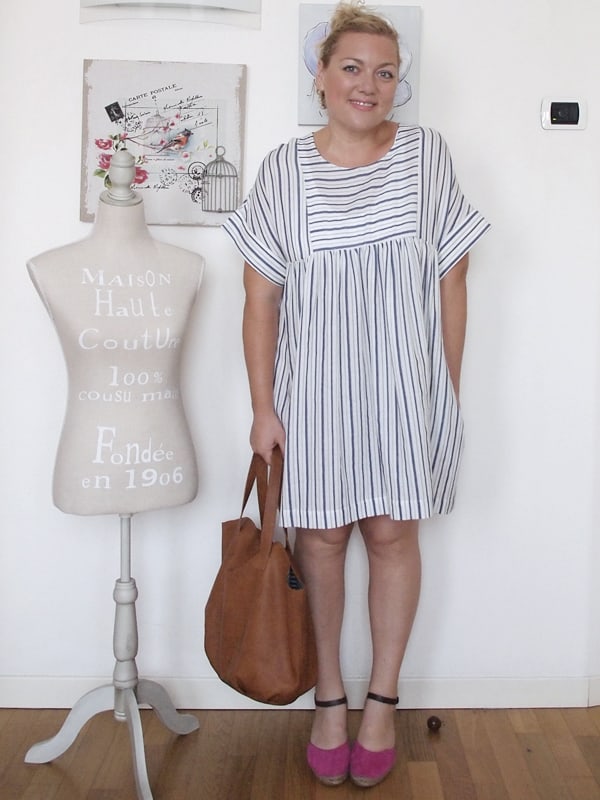 outfit curvy con abitino a righe