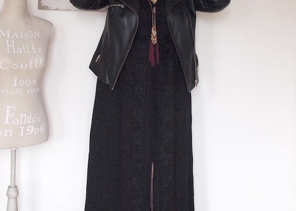 outfit curvy con abito nero lungo in stile boho di OVS Curvyglam